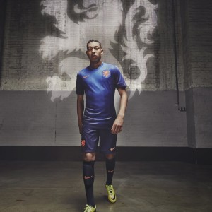 开云体育平台-离奇联动！森林狼战术惊变牵动欧陆风云，多特今夜冲历史之巅，森林狼战术变革意外助推多特蒙德欧冠征程